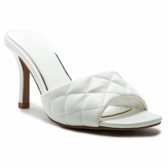 ☁️ White Quilted Square-Round Kitten Heels - Picture 2 of 9